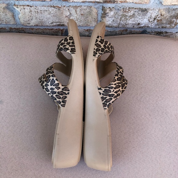 Crocs Patricia Tan Brown Leopard Wedge Slip On Sandals Women's Size 10 - Picture 4 of 13